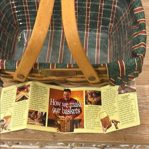 Longaberger Brown Holiday Cheer Basket with Green Liner - Picture 4 of 16